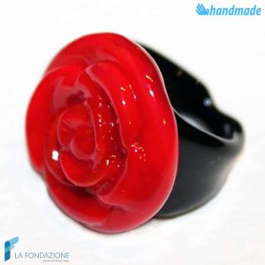Red Rose band ring with black base | La Fondazione snc | RINGS0035